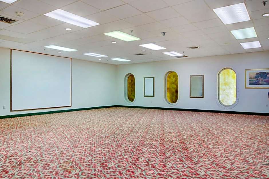 OYO Hotel Dundee By Crystal Lake
