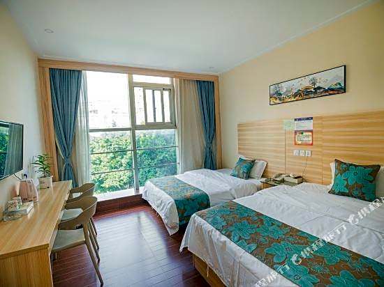 Guangzhou Longcheng Hotel (Chen Clan Temple Metro Station)