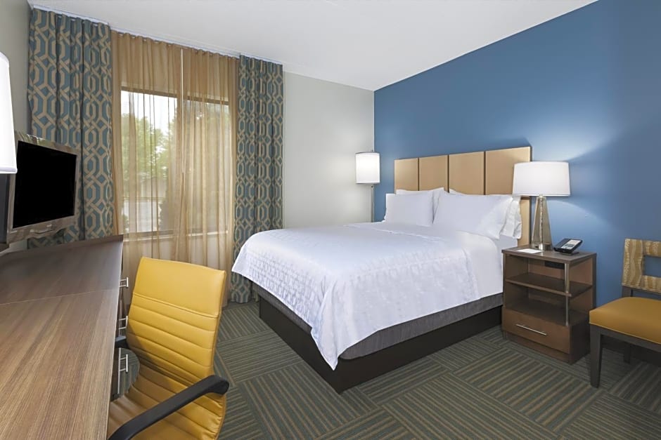 Candlewood Suites GRAND RAPIDS AIRPORT