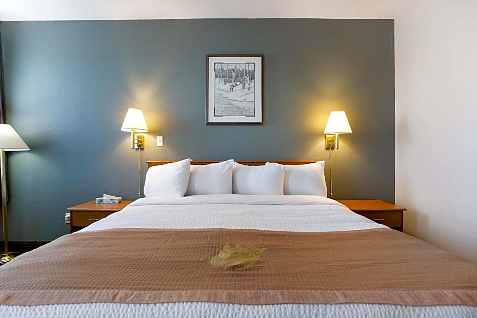 Lakeview Inns & Suites - Okotoks