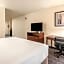 Cobblestone Hotel & Suites - Newport