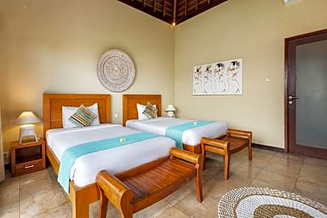 Deluxe Double or Twin Room with Shared Pool and Kitchen