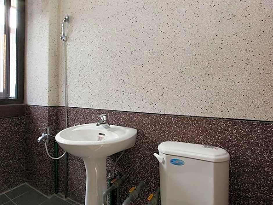 Qi Hua Zhen Ju Homestay