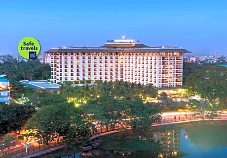 Chatrium Hotel Royal Lake Yangon