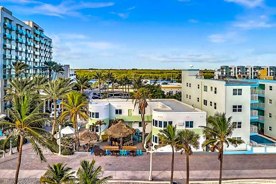 Panoramic beachfront Suite