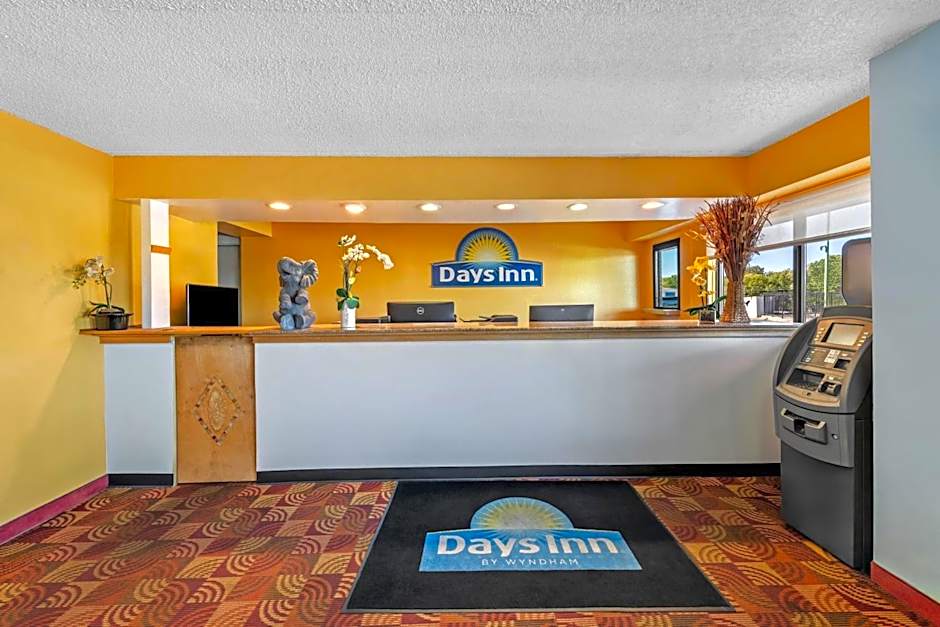 Days Inn by Wyndham Independence