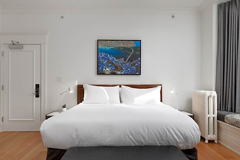 Photo 1 of 9 of Superior 1 King Bed
