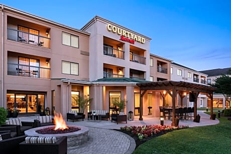 Courtyard Greenville