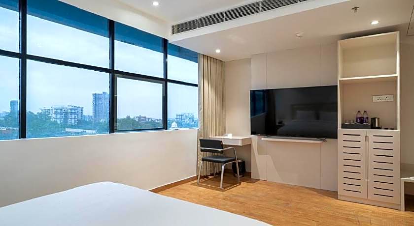 uptown hotel