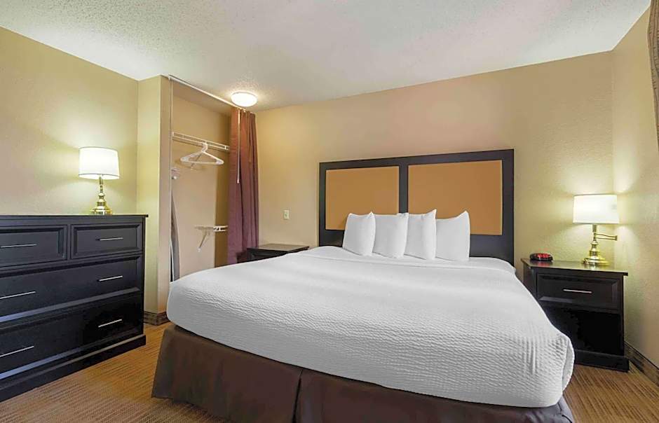 Extended Stay America Suites - Rockford - I-90
