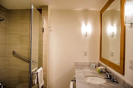 2 Queen Premium Juarez Ave View