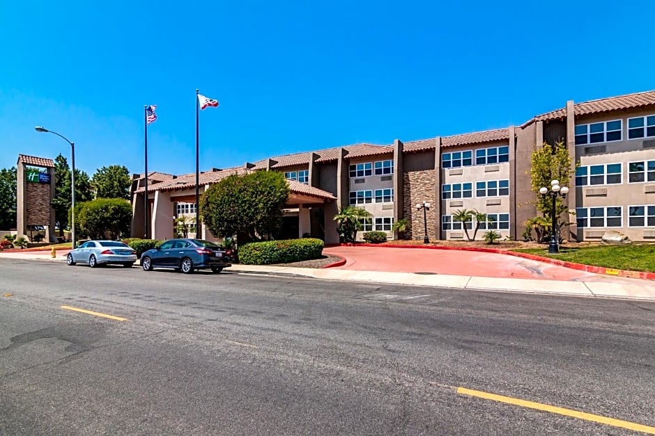 Holiday Inn Express Camarillo By IHG