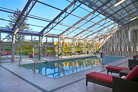 Hilton Toronto Airport Hotel - Suites