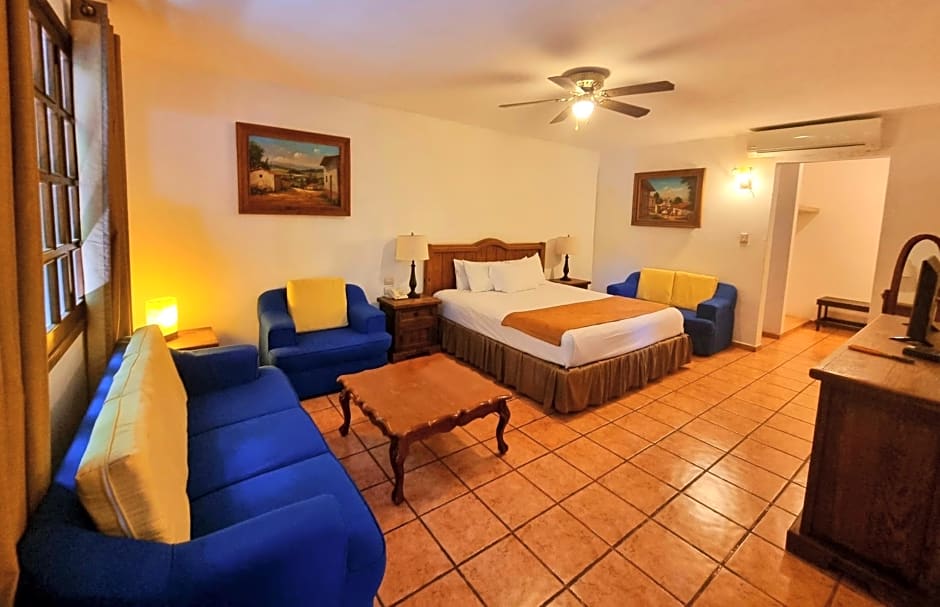Hotel Holly