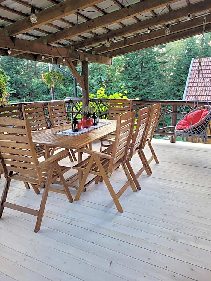 DOMEK NA GÓRACH z GORĄCĄ BALIĄ i SAUNĄ