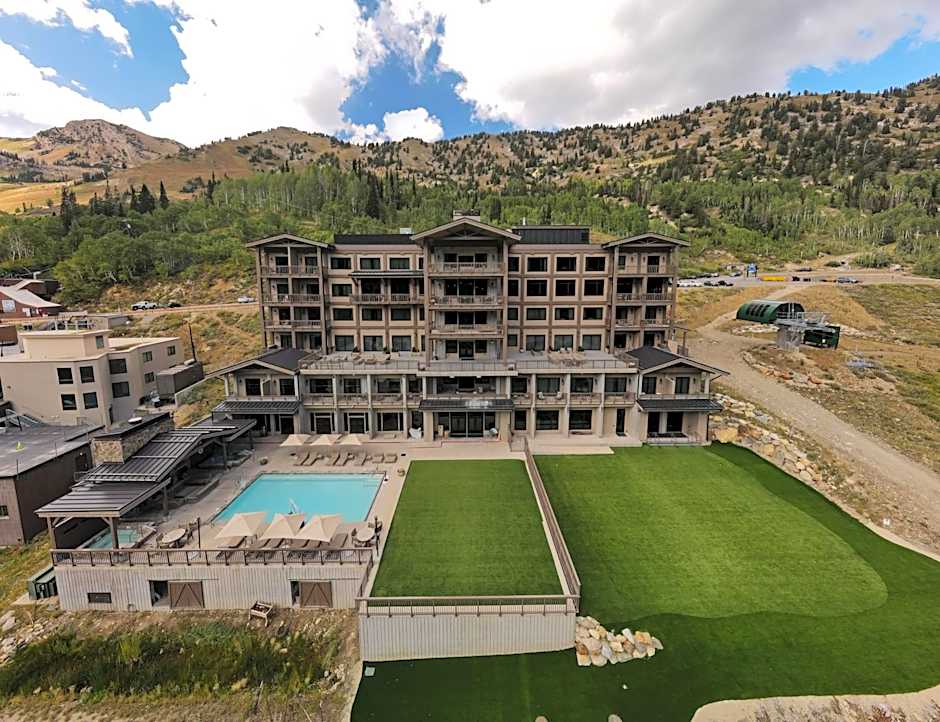 Photo 1 of 50 of The Snowpine Lodge