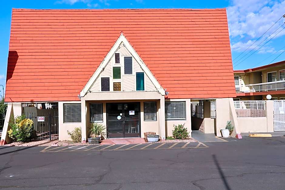 Super 8 by Wyndham Albuquerque Downtown