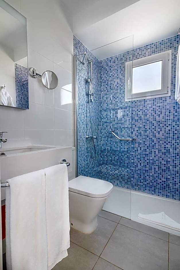 Hotel LIVVO Los Calderones - Adults recommended