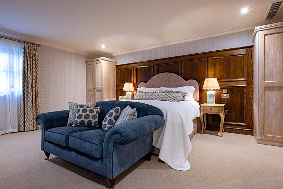 The White Hart - A Heartwood Inn