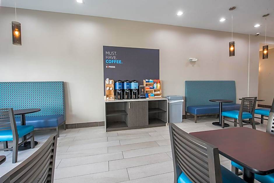 Holiday Inn Express & Suites Houston SE - Airport Area By IHG