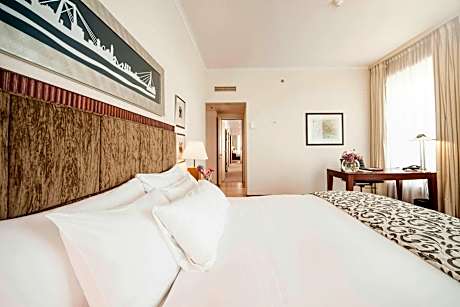 Presidential Suite, M Club lounge access, 1 Bedroom Presidential Suite, 1 King