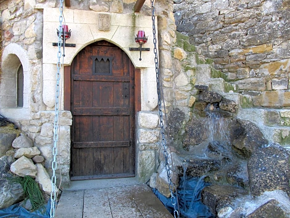 Suite Médiévale 40m2 chambre d' hôte du Mas Fabrègue