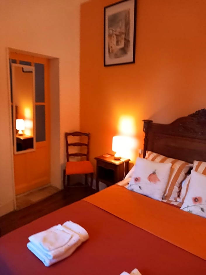 Chambre d'Hôtes La Tour de Brazalem