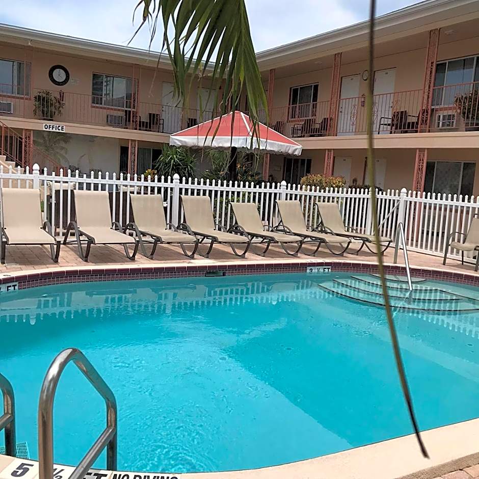 Carlton House Motel and Suites