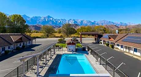 Best Western Plus Frontier Motel
