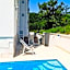 Hotel Larimar