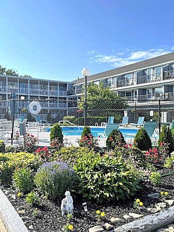 The Grand Beach Inn