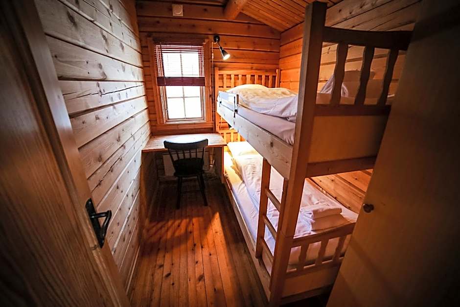 Vesterland Feriepark Hytter, hotell og leikeland