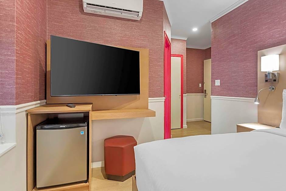 Mayfair Hotel, Ascend Hotel Collection