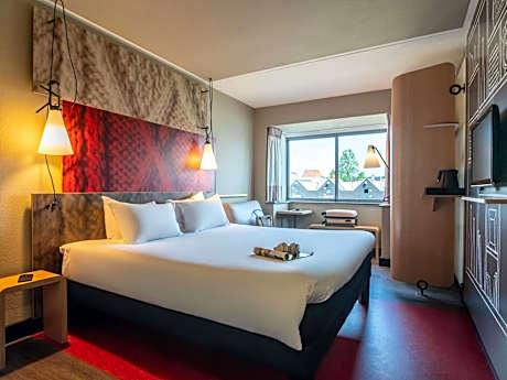 Premium Room with Canal View and Double Bed