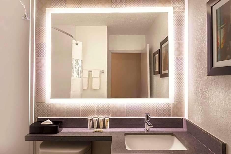 Country Inn & Suites by Radisson, North Little Rock, AR