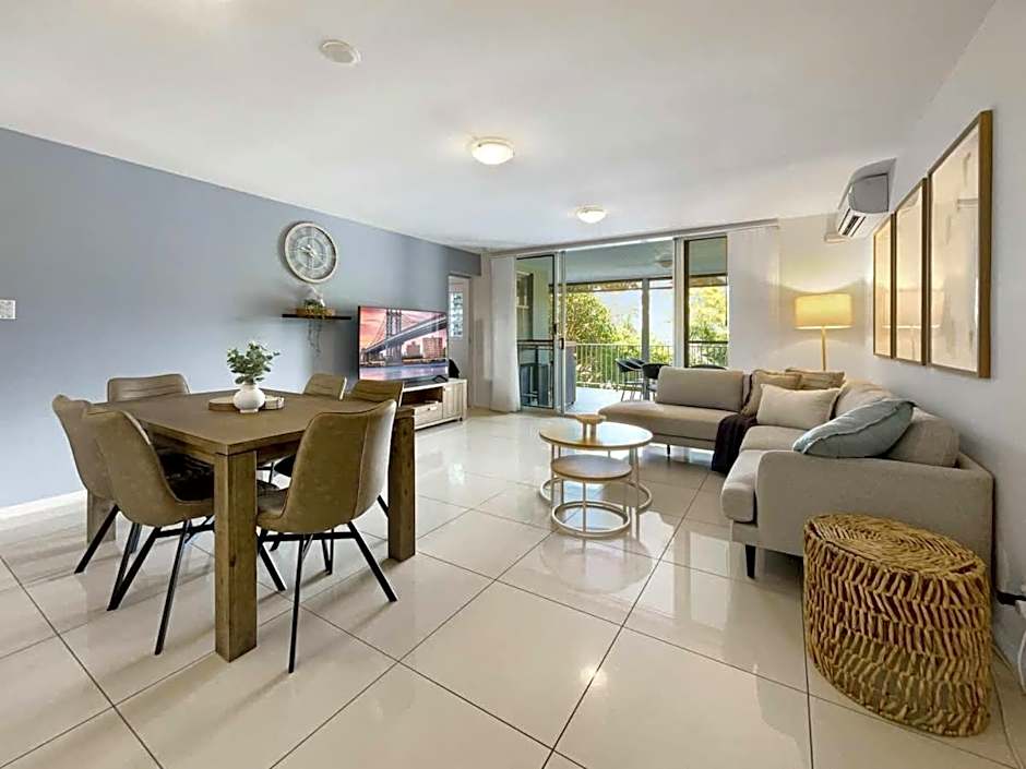 Bribie Sunset Vistas - Coastal Bliss Awaits