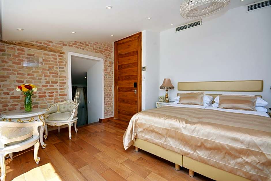 Jupiter Luxury Hotel