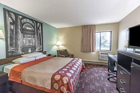 1 Queen Bed, Pet-Friendly, Non-Smoking