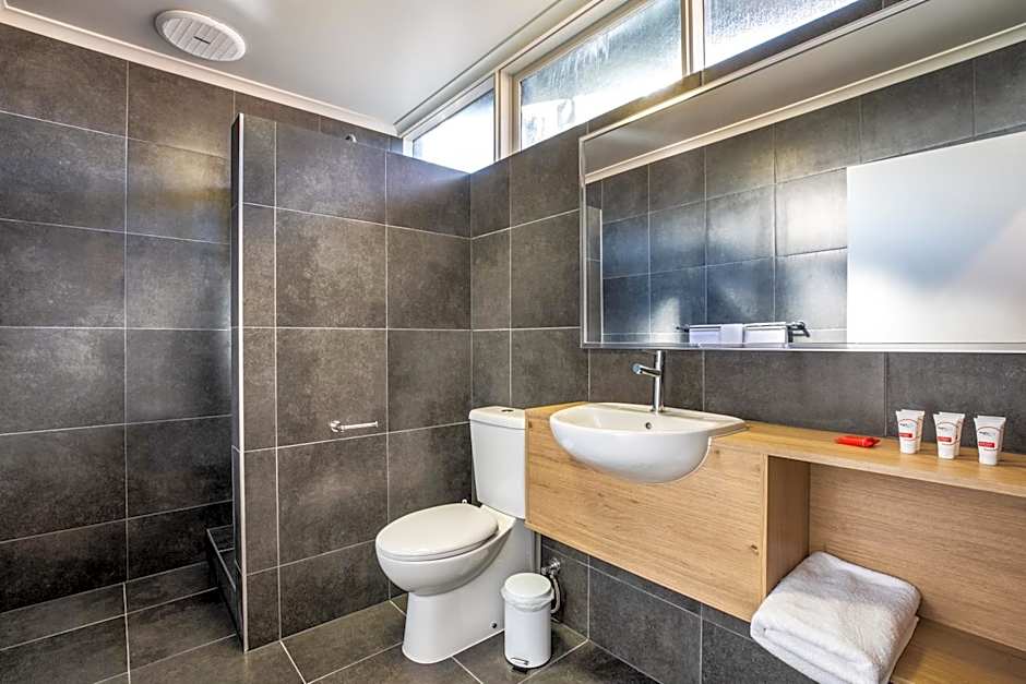 Nightcap at Monash Hotel