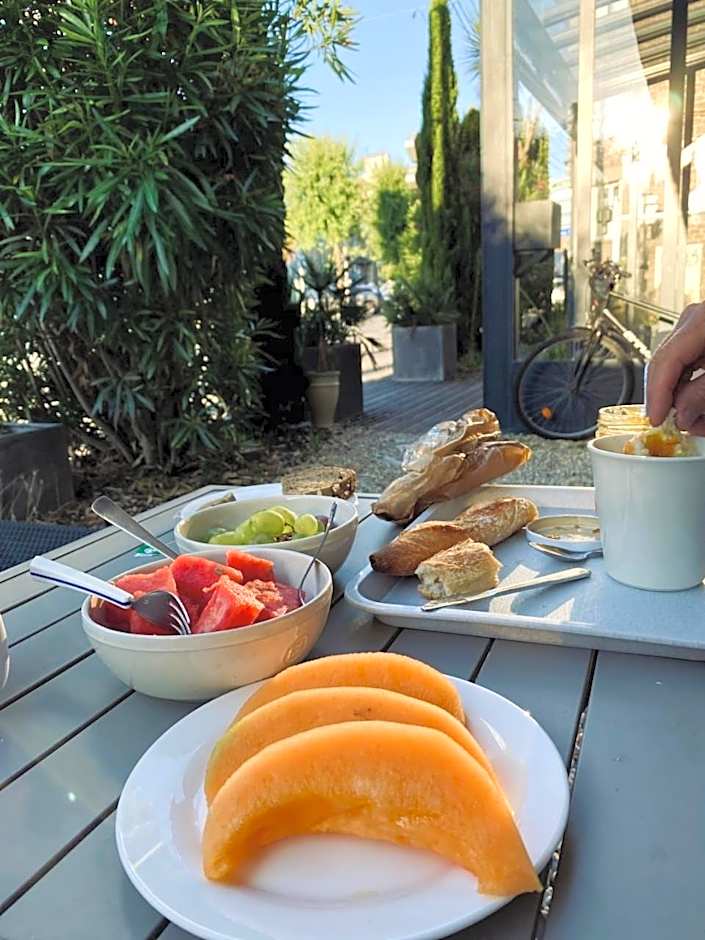 Brit Hotel Le Surcouf