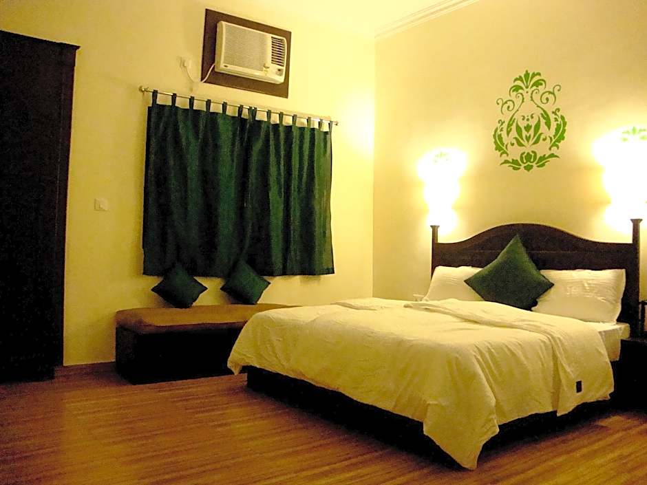 La Casa Hotel