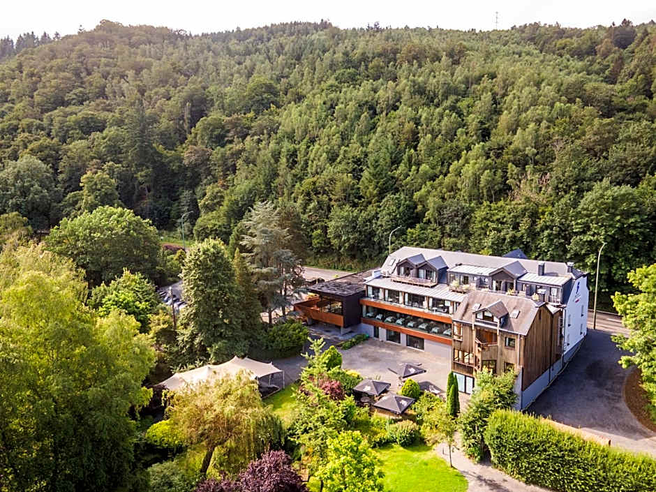 Logis Hostellerie De La Claire Fontaine