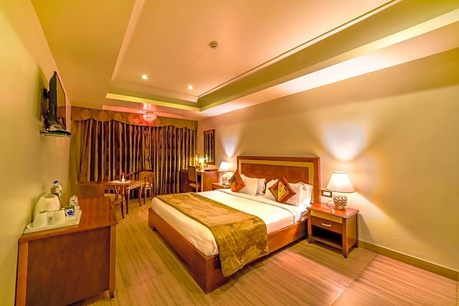 Photo 1 of 8 of Royal 1 Double Bed or 2 Beds