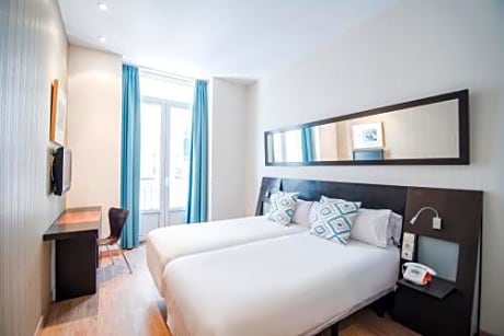 Double or Twin Room (1-2 Adults)