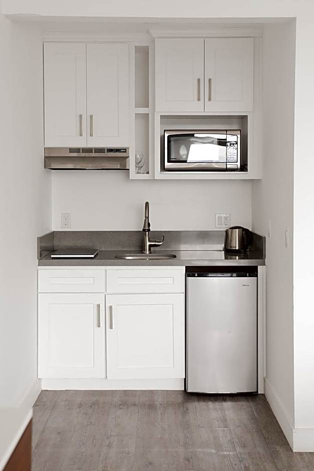 Hollywood Hills Hotel