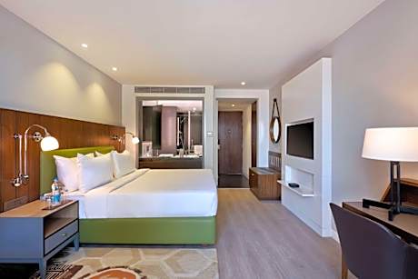 Deluxe Room - Free breakfast for 2 & WiFi, lounge access between 6-8 PM + drinks, 2 free laundry/night