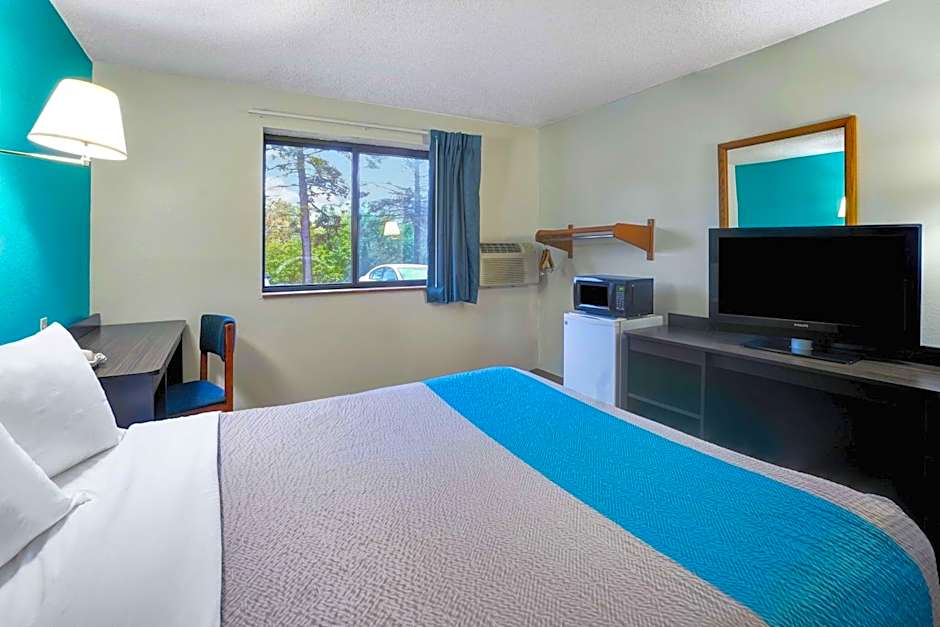 Motel 6-Montoursville, PA - Williamsport