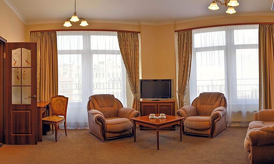 Готель Дніпро Dnipro Hotel