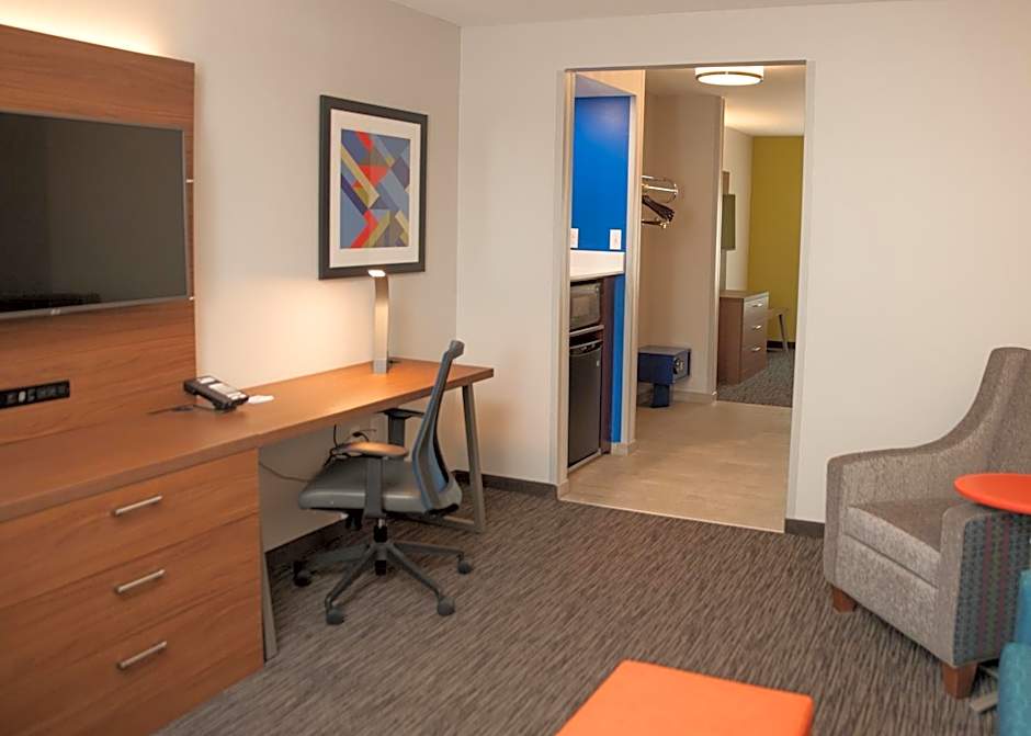 Holiday Inn Express Hotel & Suites Norfolk By IHG