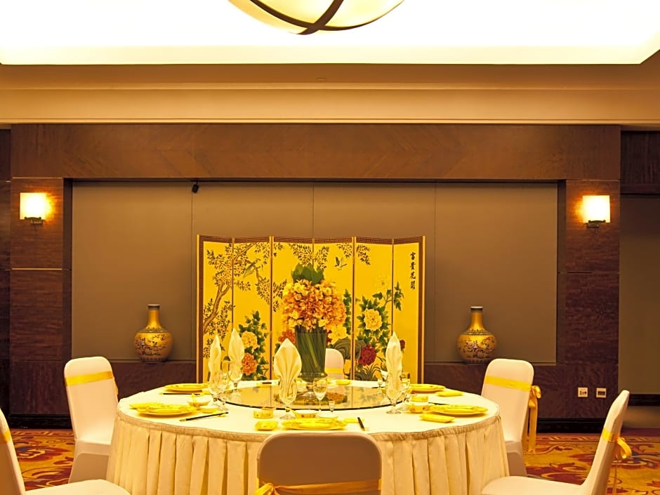 Zhongwei Green Lake Hotel Kunming